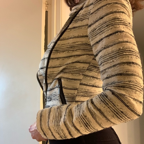 Woman’s moto jacket - Picture 2 of 3